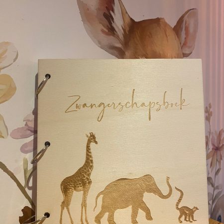 Houten zwangerschapsboek