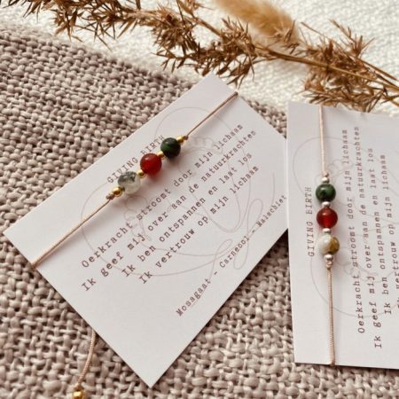 Edelstenen Armbandje - Giving Birth